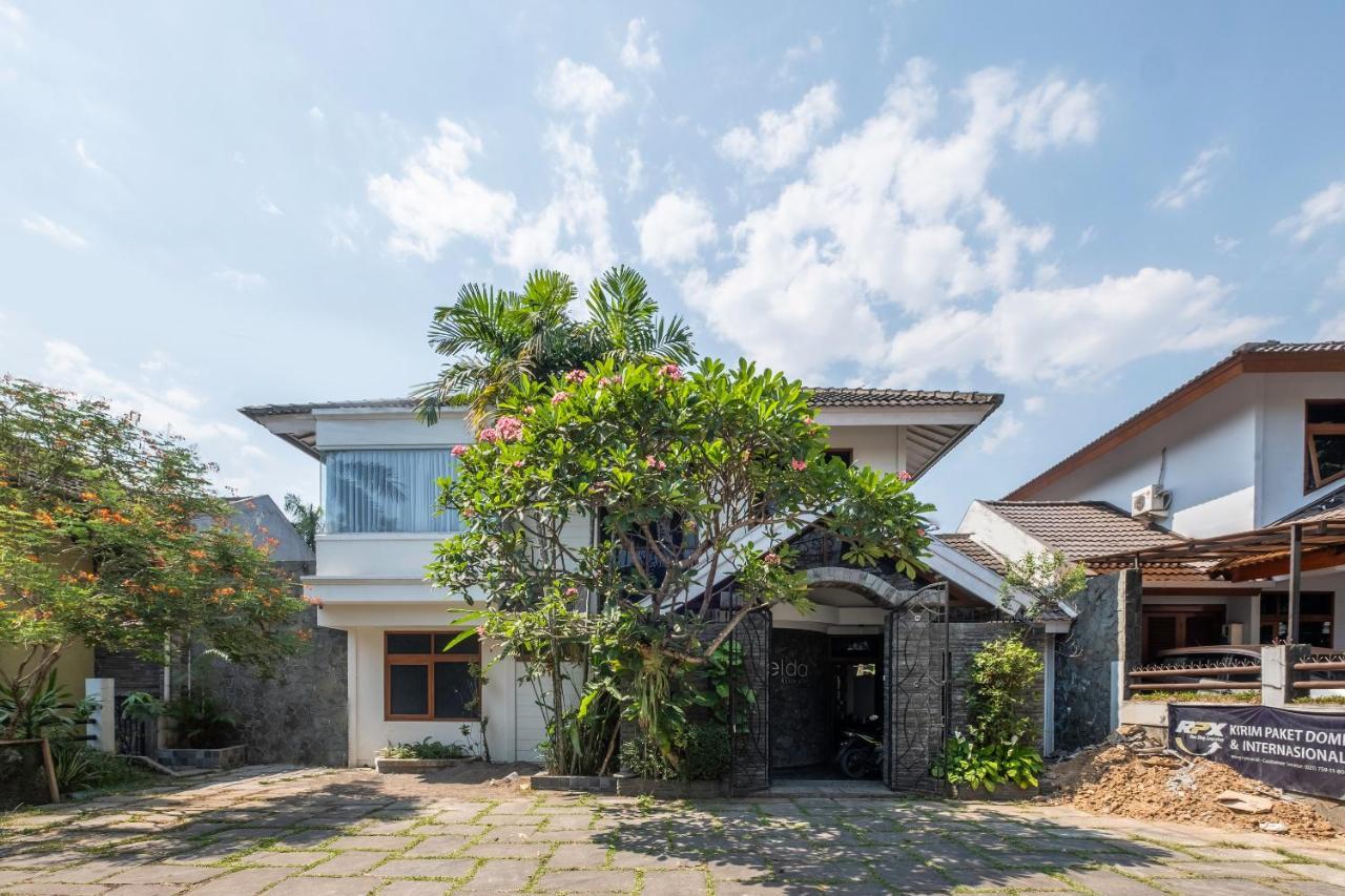 Imelda Residence Setrasari RedPartner Bandung Exterior foto